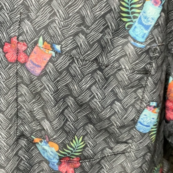 Tommy Bahama - Picture 5 of 8